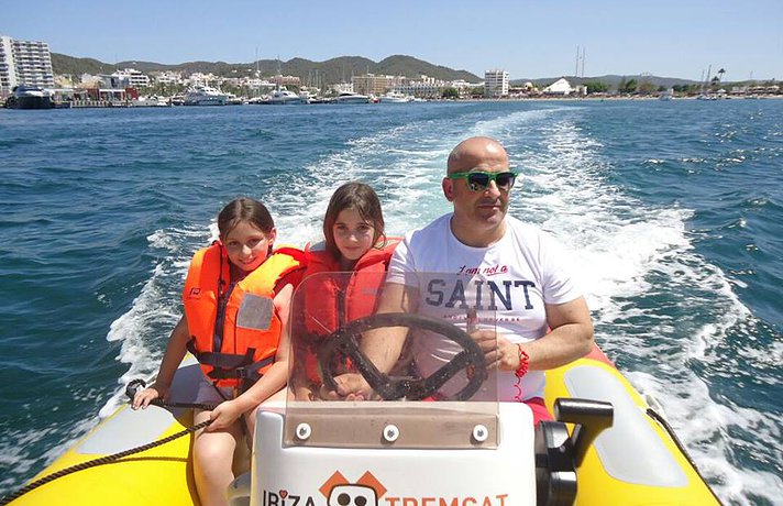 ibiza yellow boats for families