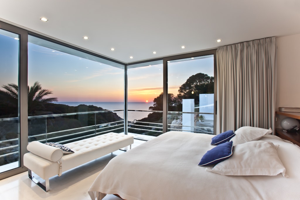 Bedroom luxury villa