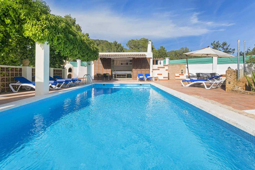 Rent a romantic villa for a couple in Ibiza