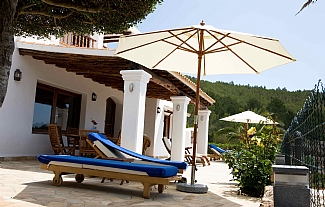Terraza en villa en Ibiza