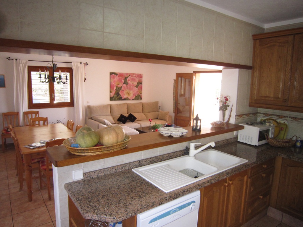 Cocina conectada al saln-comedor
